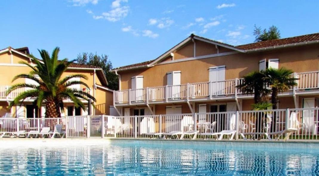 Апартаменты Petit Oasis Avec Piscine Англе Экстерьер фото